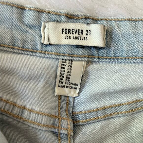 Forever 21 High Rise Light Wash Embroidered Flowers Denim Shorts Size 26 | 2 - Picture 4 of 7